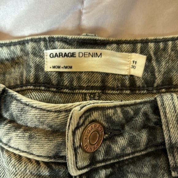 Garage Jean Shorts - Picture 3 of 3